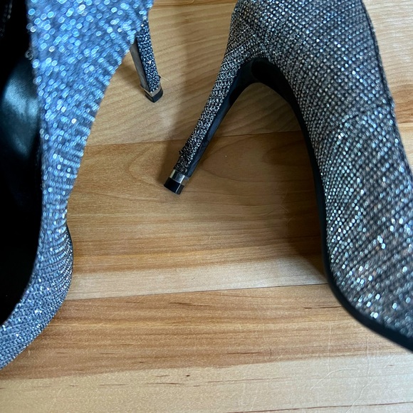 Michael Kors Heel - Picture 2 of 8